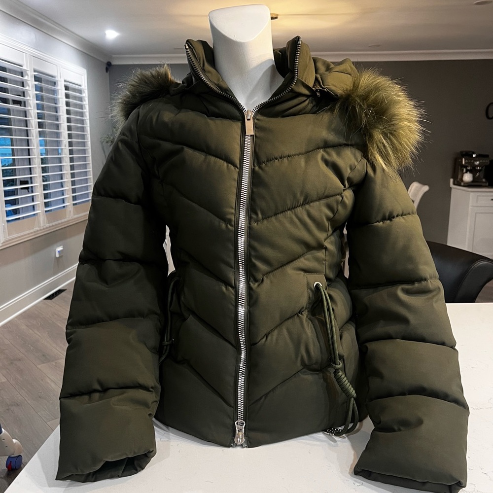 SHEIN Dark Green Puffer Jacket with Faux Fur Trim -New never worn.